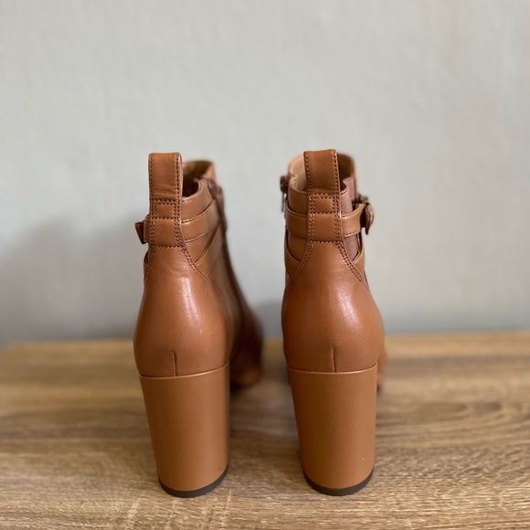 Vionic Nella Ankle Boots - 9 - Picture 5 of 11